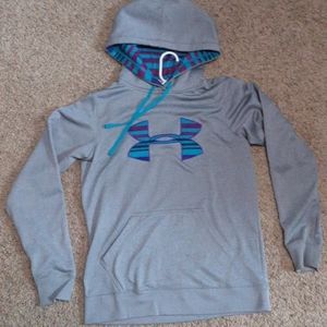 Under Armour Sweatshirt.  Very good condition! 😁